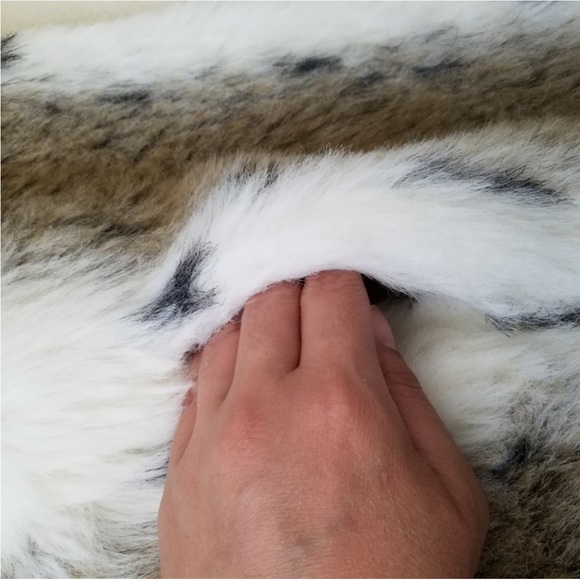 Warm Vintage Leopard Faux Fur Coat! - Picture 2 of 8